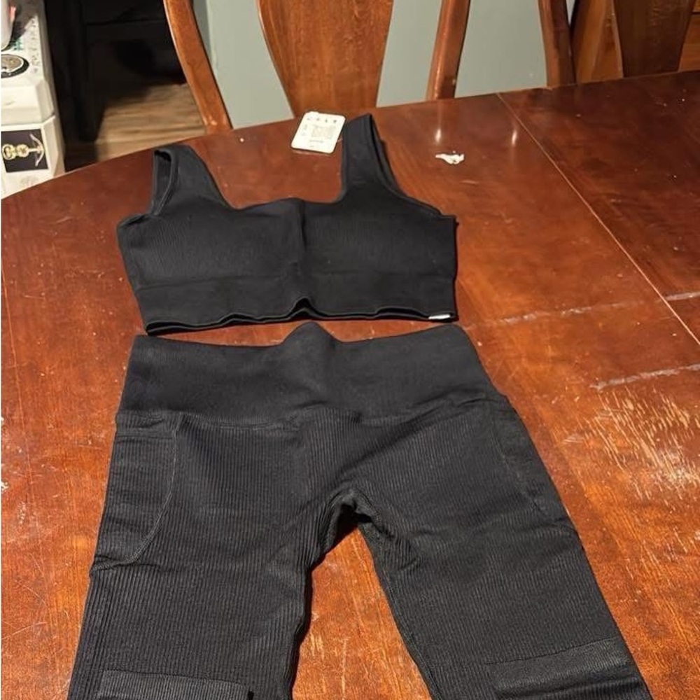 Source Unknown Black Ribbed Set - Picture 2 of 2
